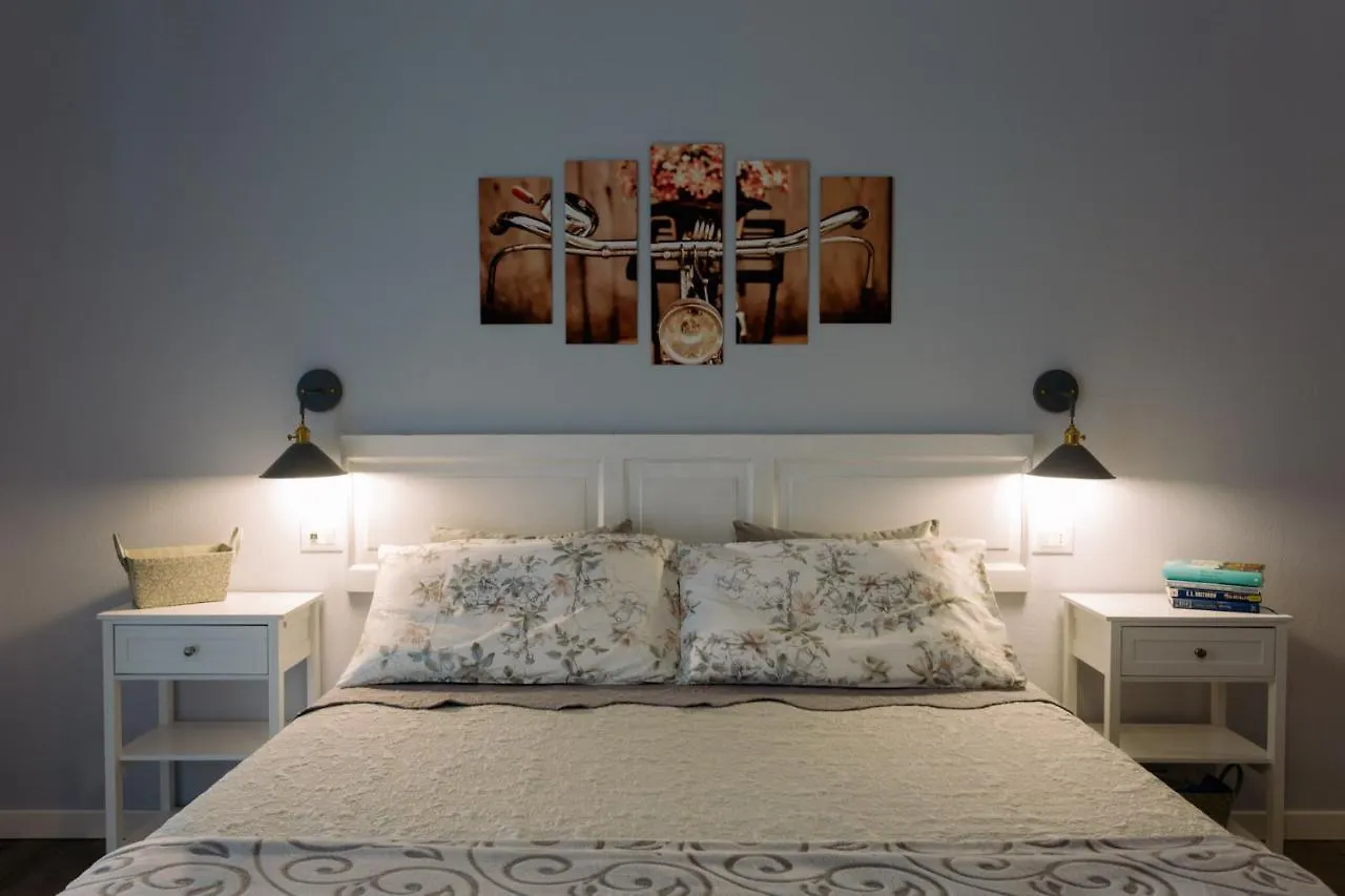 اتصالات La Bicicletta Rooms 